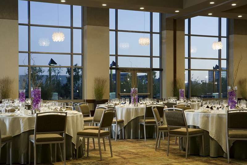 酒店套房家具,酒店家具,五星級(jí)酒店家具,酒店家具定制廠家,酒店家具定制,酒店固裝家具,酒店家具廠家