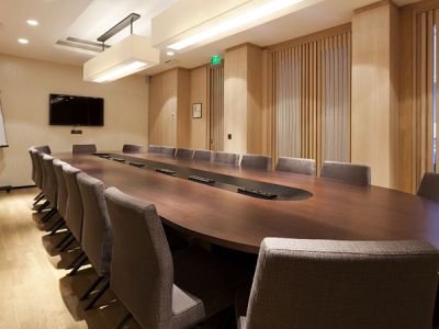 酒店套房家具-白蠟?zāi)緸槭裁茨敲促F