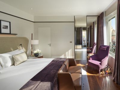 五星級酒店家具-酒店家具講究三分油漆，七分木工