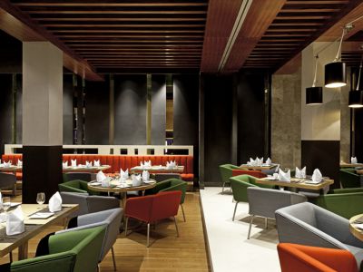 酒店固裝家具-酒店家具廠家發展的兩大方向趨勢