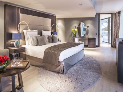 酒店固裝家具-酒店家具在裝修設(shè)計上，怎么突顯酒店的風(fēng)格