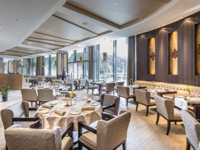 酒店家具定制——淺談布藝床的優缺點