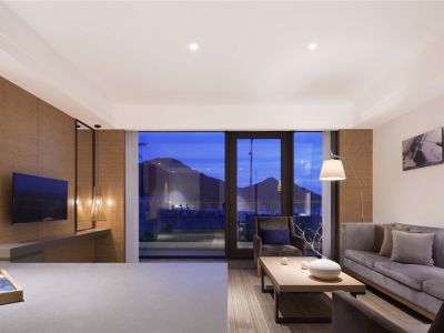 實(shí)木酒店家具的打磨要點(diǎn) 