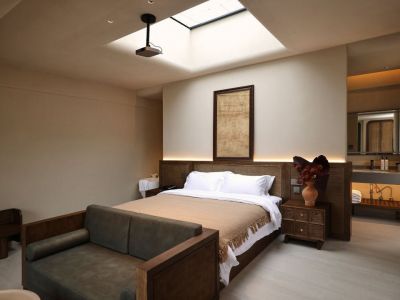 實木酒店家具掉漆原因及修補方法